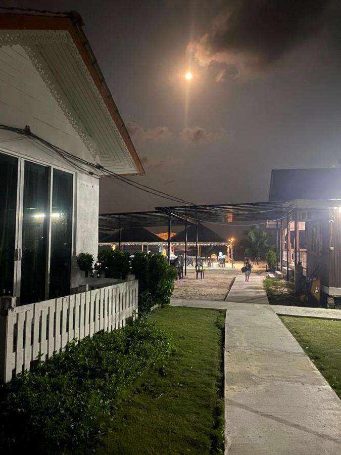 Empire Hotels & Resorts Kampong Pasir Hantu エクステリア 写真